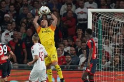 Reina jadi pahlawan sekaligus pesakitan saat Milan tundukkan Genoa