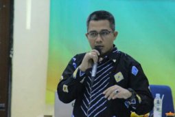 Penegakan disiplin anggota TNI jaga wibawa institusi, kata pengamat