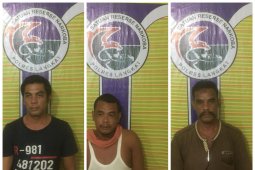 Sedang duduk di gubuk, tiga tersangka pemilik sabu-sabu diciduk Polres Langkat