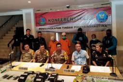 Aparat Polda Jawa Barat temukan 13 kg sabu dibungkus plastik teh di Cianjur