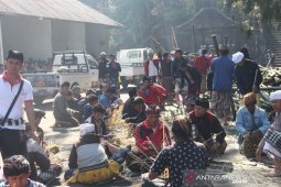 Jelang Karya Nyatur Bwana, ratusan ASN Bangli "Ngayah" di Pura Pucak Penulisan