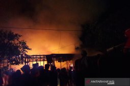 Video - Detik-detik si Jago Merah lalap dua rumah warga