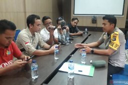 Polres Bangka Tengah makamkan jasad kerangka tanpa identitas