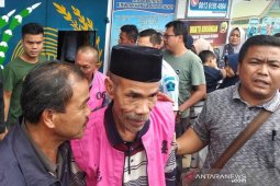 Tujuh tersangka dugaan korupsi SD dibawa ke Banda Aceh