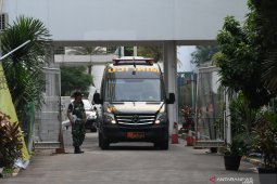 Luka tusuk di perut, Wiranto jalani operasi selama 3 jam