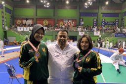 Anggar-Atlet Kaltim Raih Emas Sabel Putri