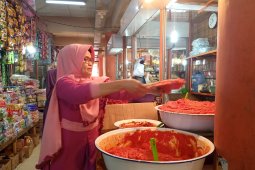 Pasokan kurang, harga cabai rawit merah naik