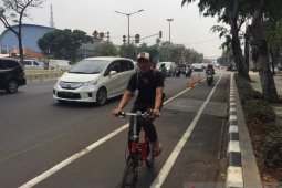 Meski sudah memiliki jalur khusus, pesepeda mengeluh kerap dipepet pemotor