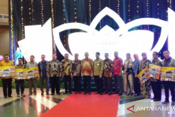 Gubernur targetkan dana pihak ketiga Bank Kalbar Syariah Rp2 triliun