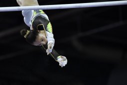 Nina Derwael dan Max Whitlock sabet emas kejuaraan dunia senam