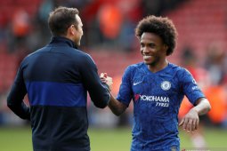 Willian isyaratkan bertahan di Chelsea