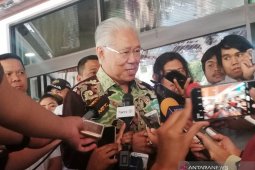 Jenguk Wiranto, Mendag menyampaikan simpati dari 16 negara