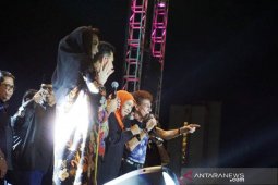 "Rumah Kita" God Bless bersama Forkopimda tutup pesta rakyat Jatim
