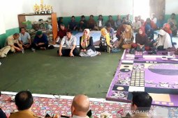 Suami istri ini jadi peserta pemilihan kepala desa