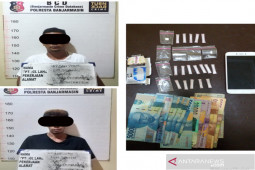 Polisi ringkus dua pria bawa 20 paket sabu-sabu