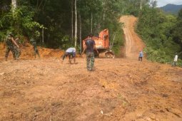 Pekerjaan TMMD di perbatasan  Indonesia - Malaysia wilayah Kapuas Hulu sudah 64 persen