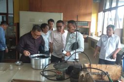 Komisi III pelajari pembangunan jalan dengan aspal karet