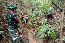 Satgas TMMD bangun saluran air bersih ke rumah warga di perbatasan