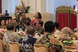 Presiden Jokowi akui baru kali ini bisa bersantai bersama para menterinya