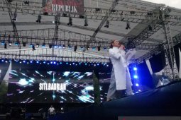 Pedangdut Siti Badriah suarakan perdamaian di konser "Musik Untuk Negeri"