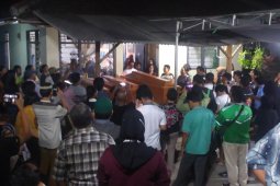 Isak tangis sambut kedatangan empat jenazah korban kecelakaan JTTS