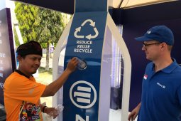 Allianz Indonesia perluas segmen asuransi dengan program tukar sampah