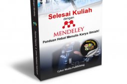 Trainer Internasional bagikan buku untuk Peringati Hari Santri!