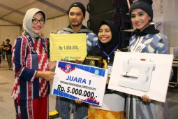 Cyndika juarai desain fesyen tingkat Pontianak setelah terinspirasi Karhutla