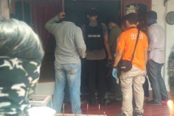 Sejumlah barang bukti disita Densus 88  dari rumah terduga teroris