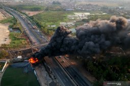 Tim Pertamina berhasil memadamkan kebakaran pipa BBM di Padalarang