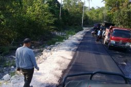 Pembangunan jalan di Kei Besar terus dilakukan