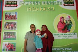 Enik Mintarsih, mendongeng untuk anak-anak hingga kakek-nenek