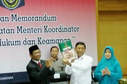 Wiranto Sertijab Menko Polhukam kepada Mahfud MD