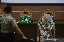 Sidang putusan hukum cambuk