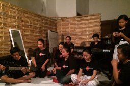Komunitas Mahima sajikan musik puisi "Interior Danau" di FSBJ 2019