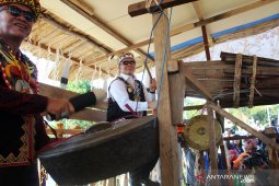 Bupati Mahulu buka Festival Hudoq Cross Border