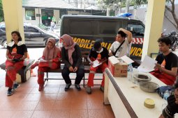 Relawan Greenpeace panjat Tugu Pancoran dipulangkan