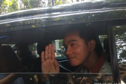 Serius maju Pilkada Surakarta, putra  Presiden Jokowi temui Megawati