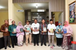 Pemkab Tapanuli Selatan apresiasi sumbangan ribuan buku dari KAHMI