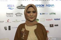Restu Anggraeni hadirkan mantel berteknologi termal graphene