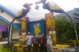 Ini cara yang dilakukan Kades demi kebahagian istri dan rumah tangga
