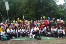 Mahasiswa IKIP Pontianak gelar pemeriksaan kesehatan dan senam berhadiah