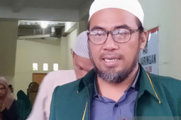 Ahli khitan tradisional daftar Balon Wawali Banjarmasin di empat partai