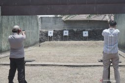 Polres Tulungagung gelar latihan akurasi menembak dengan senjata baru