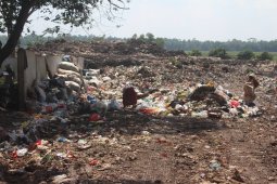 Pemkot Metro komit kurangi sampah plastik