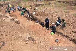 Eskavasi situs Pagar Kumitir Mojokerto