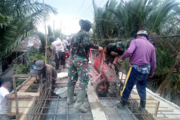 Pembuatan Jembatan Beton TMMD Kodim Inhil Sudah Memasuki Pengecoran