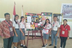 SMA Kristen I Tomohon meningkatkan kreativitas siswa lewat lomba mading