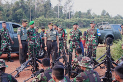 Pangdam Tanjungpura kunjungi daerah perbatasan di Kapuas Hulu