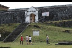 Wisata benteng Durstede di Saparua